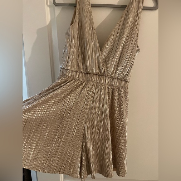 Gold Sparkling Romper - Picture 3 of 3